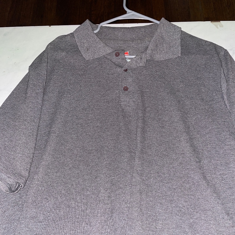 Brand new men’s polo
